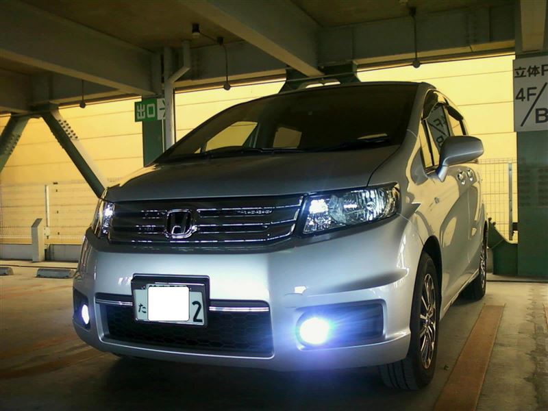 フォグバルブ交換 led化 ホンダ フリードスパイク By Nonkunn みんカラ