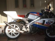 nsr250r mc21 FRPレーシングカウル タンク セット らんまる様