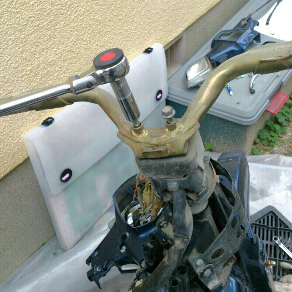 ハンドルの外し方 バーハン化 ホンダ スーパーカブ50 By やすあこ みんカラ