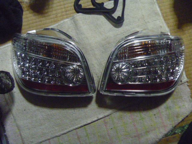クリスタルアイのLEDテールに交換しました。（トヨタ ヴィッツ
