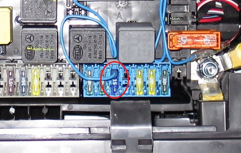 Mクラス (W166) ACC電源の取出し by michee - みんカラ Mクラス (W166) ACC電源の取出し by michee - みんカラ