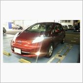 以前に車幅灯はLEDに変更していたのですが、どうにも暗さが気になっていました。しかし、個人的なこだわりから白色にするのもという辺りで悩んでいたのですが、PIAAから電球色タイプが出ていたので交換することにしました。