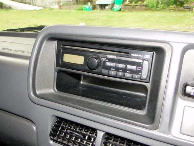 スバルサンバー純正オーディオ - カーオーディオ
