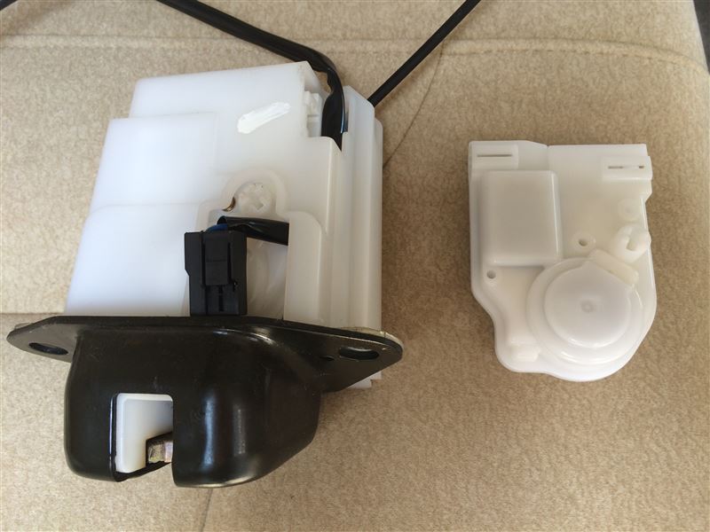 Amazon.co.jp: 車のテールドアロックアクチュエーターラッチ