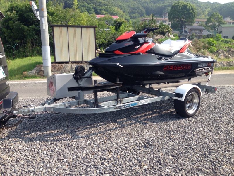 コスパ最強！水上バイク用トレーラーが30万円以下で手に入る