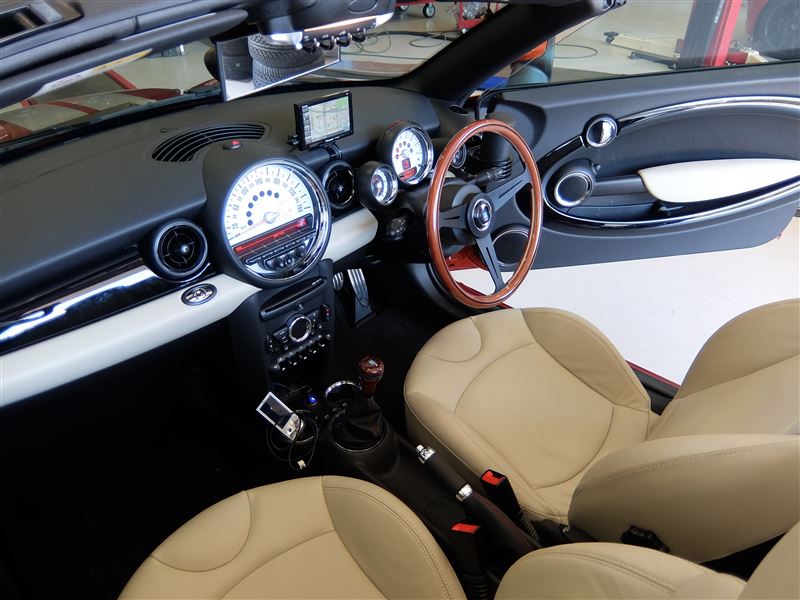 NARDIステアリング＆シフトノブ交換（ミニ MINI Roadster・R59