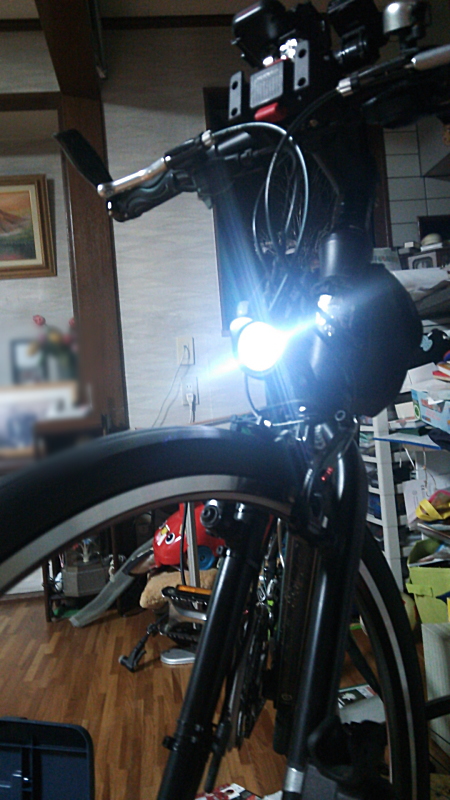 クロスバイクにledライト ハブダイナモ 設置 輸入車その他 自転車 By くま みんカラ