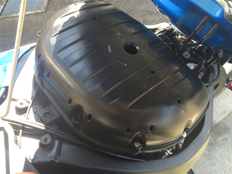 エアクリーナーボックス取り外し（スズキ GSX-R1000）by wario