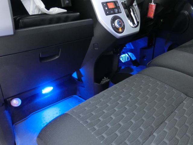 Ledフットライトキット ウェイク用取り付け ダイハツ ウェイク By Oneコロ みんカラ