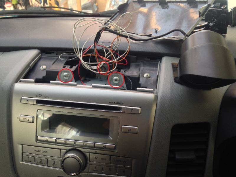純正オーディオをKENWOOD DPX-U510に交換（マツダ AZ-ワゴン