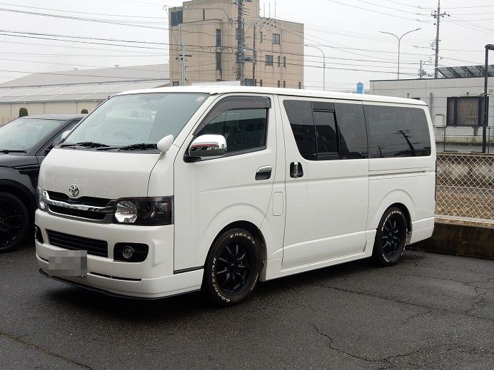 乗り心地改善トヨタ ハイエース200系 KONIショックで快適