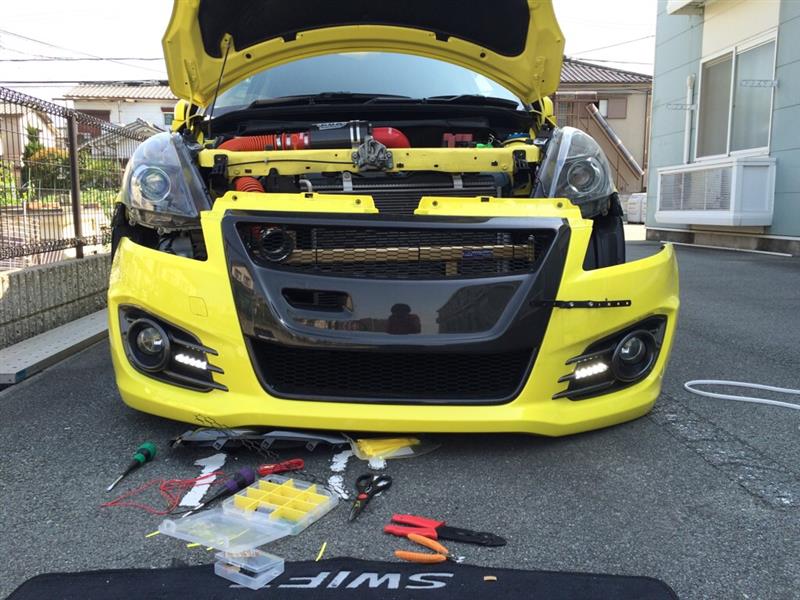 LEDデイライト付フォグランプベゼル取り付け(スズキ スイフトスポーツ