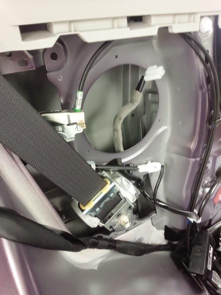 リヤスピーカー取り付け