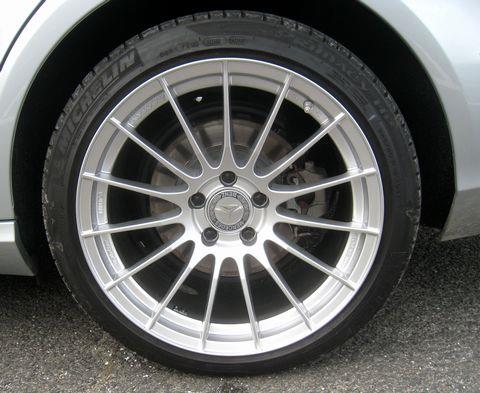 18インチ軽量ホイールに換装（メルセデス・ベンツ Eクラス