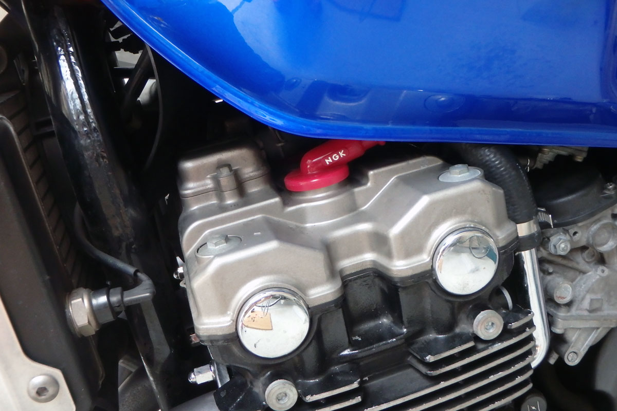 プラグコード交換(ホンダ CB400 SUPER FOUR (スーパーフォア))by 蒼碧のリトナ - みんカラ