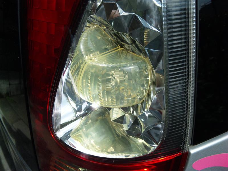 トヨタ純正 ファンカーゴ後期型テールランプ のパーツレビュー