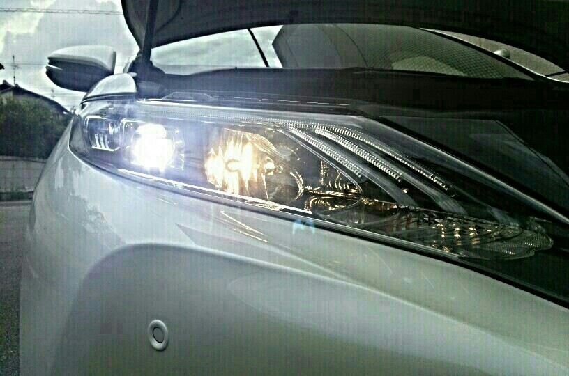 ハイビームのled化 トヨタ ハリアー By おっさん白ハリ みんカラ