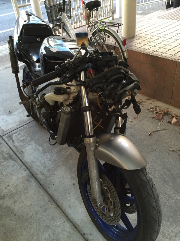 アッパーカウル取り付け（ホンダ NSR250R）by 塾長＠TAKA