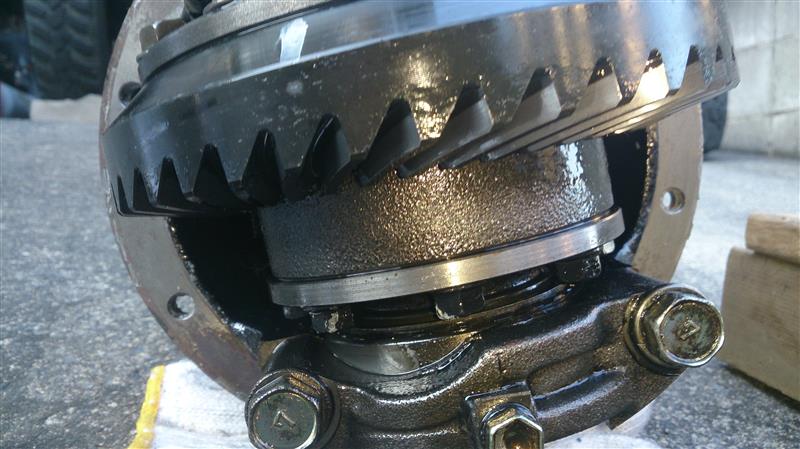 リアホーシング＆ハブベアリング交換 その3（スズキ ジムニー