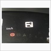 インテリジェントキーの電池が･････<br />
<br />
いよいよ･････ダメ･････(´×ω×`)<br />
<br />
ず～っと交換マークは出てたんですが<br />
<br />
「まだいける！！」<br />
<br />
な～んて思ってたんですけどね～（笑）！<br />
<br />
走ってる途中で<br />
<br />
「キーがありません」表示が････（汗）<br />
<br />
「アウト！！」