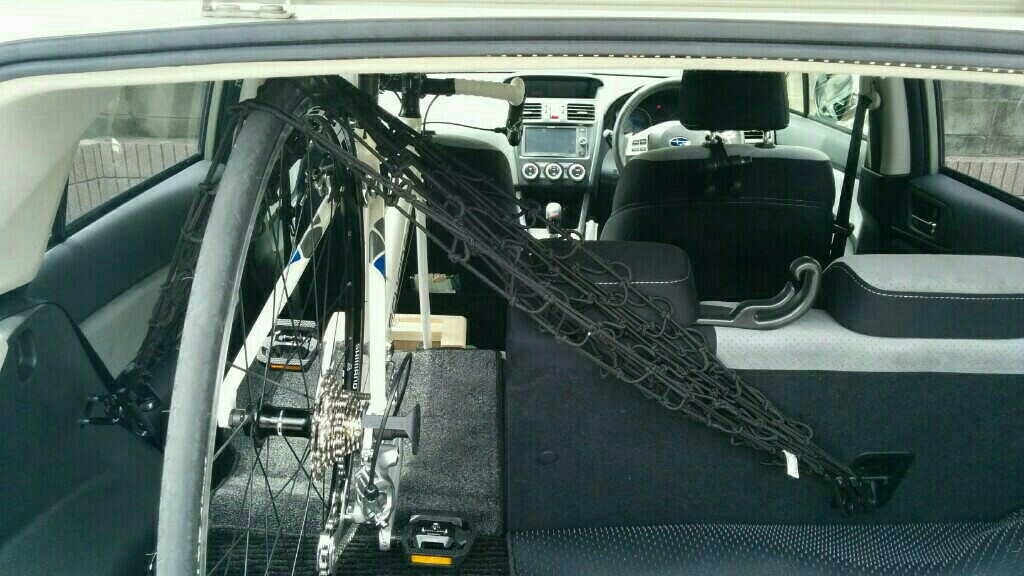 ロードバイク 自転車 を縦積みで車載する スバル Xvハイブリッド By トムイグ みんカラ