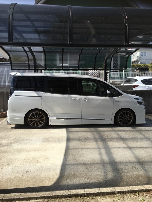 ZRR80ヴォクシーの車高調取り付けとキャンバー変更！｜交通事故