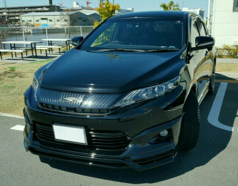 フロントグリルをブラックフィルム加工！（トヨタ ハリアー・U60