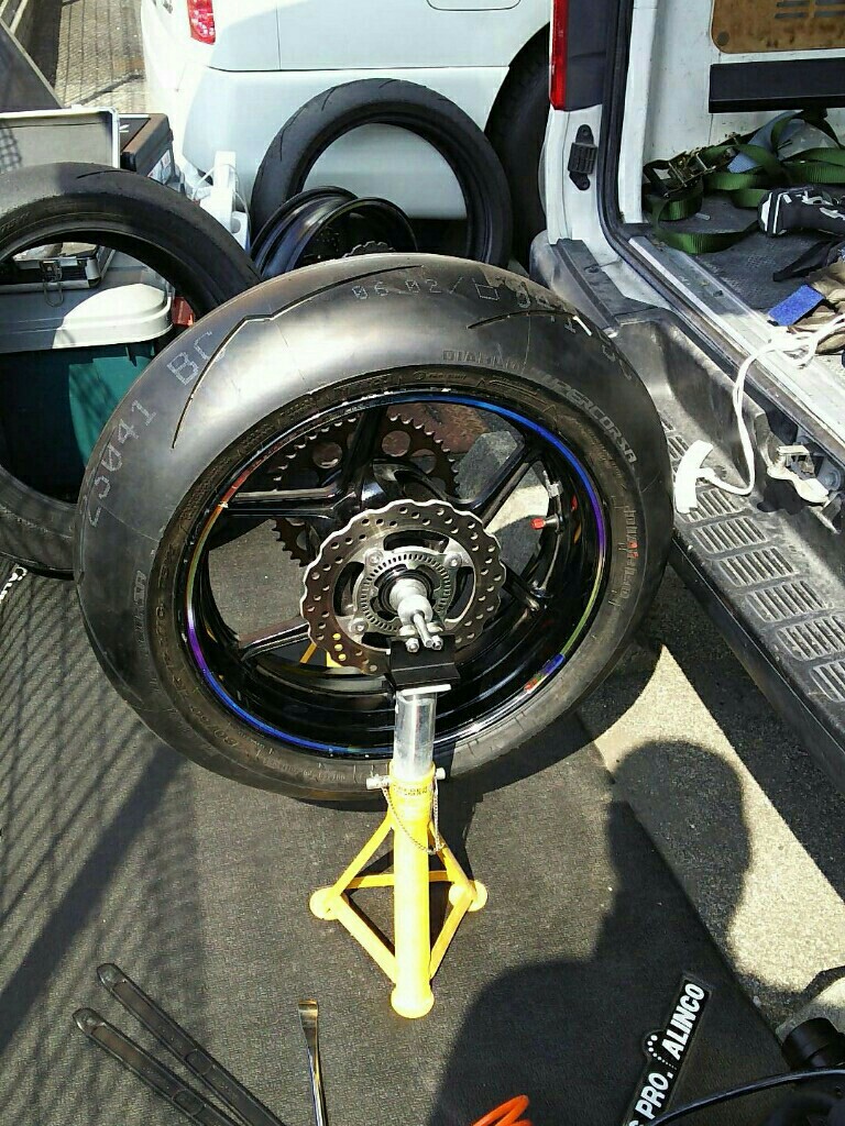 DIYでタイヤ交換（前後）（カワサキ ZX-6R）by kuribow - みんカラ
