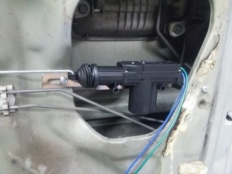 CR-X (EF6/7/8) VIPERの取り付け(エンスタ、キーレスエントリー付き) by cyber-holic - みんカラ CR-X (EF6/7/8) VIPERの取り付け(エンスタ、キーレスエントリー付き) by cyber-holic - みんカラ