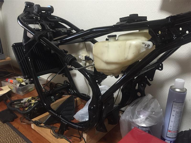 2stオイルタンク取り付け（ヤマハ RZ250R）by popeyemakoto
