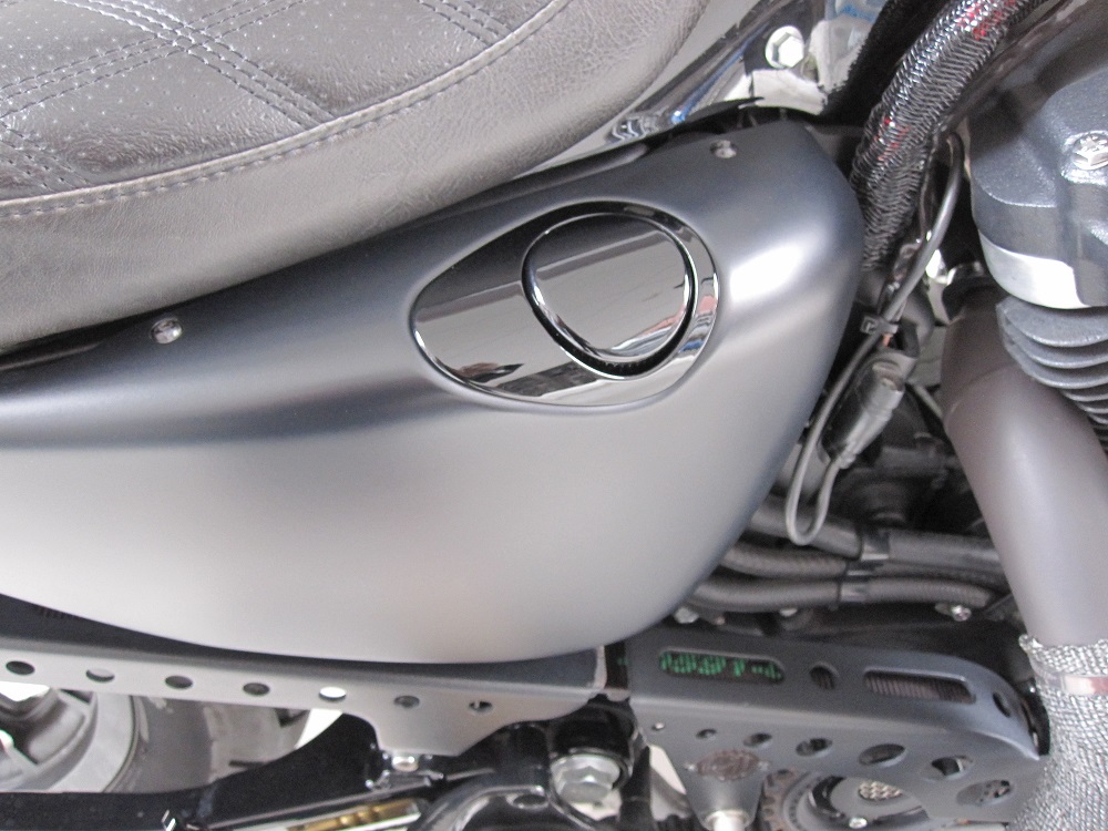 オイルタンクキャップ ブラック化（ハーレーダビッドソン XL883N