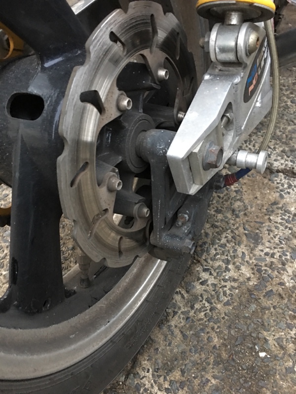 XJR400 XJR400 リアブレーキパッド交換 by ぐちみぞ - みんカラ XJR400 XJR400 リアブレーキパッド交換 by ぐちみぞ - みんカラ