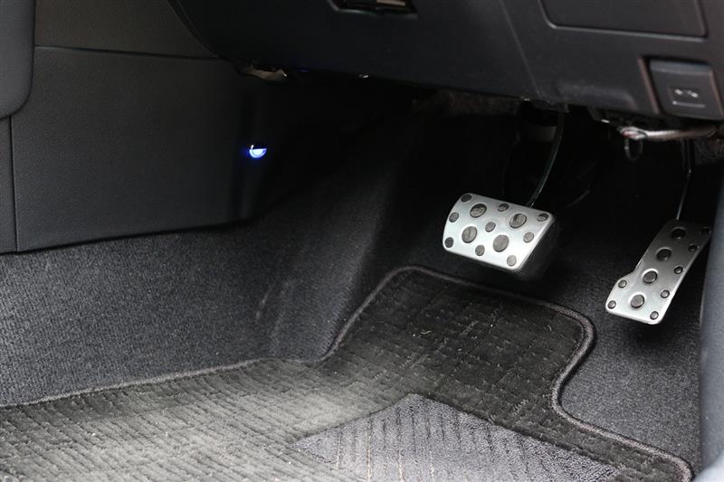 フットレストの取り付け その1(トヨタ オーリス・180系)by SQUARE ...