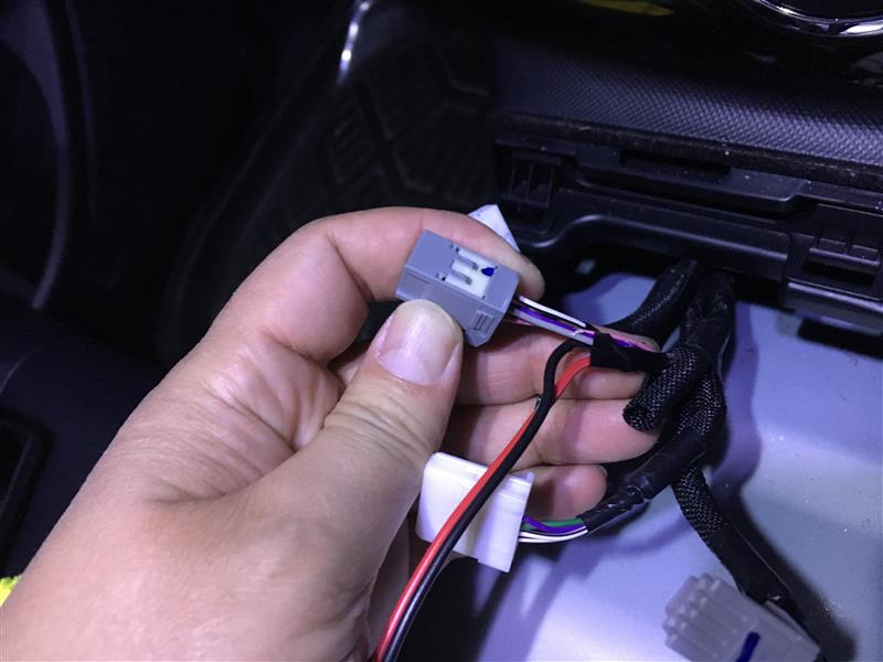Usb端子 充電用 を後席用に取り付ける その2 トヨタ エスティマハイブリッド By ジロハチ みんカラ Usb端子 充電用 を後席用に取り付ける その2 トヨタ エスティマハイブリッド By ジロハチ みんカラ