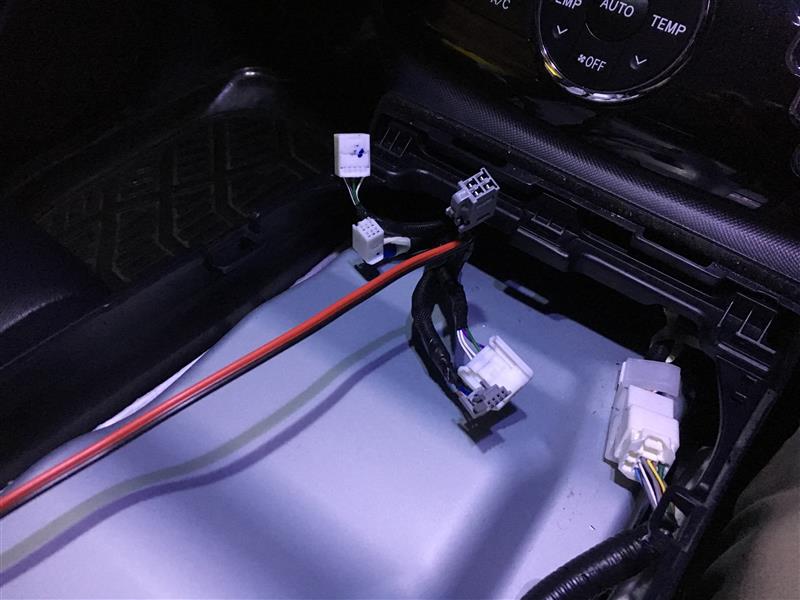 Usb端子 充電用 を後席用に取り付ける その2 トヨタ エスティマハイブリッド By ジロハチ みんカラ Usb端子 充電用 を後席用に取り付ける その2 トヨタ エスティマハイブリッド By ジロハチ みんカラ
