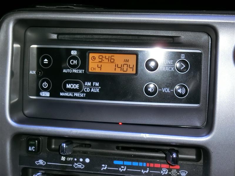 ダイハツ ハイゼットカーゴ S321V 純正 オーディオ ラジオ｜FM