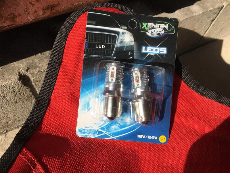 ウインカーをバルブからLEDに
