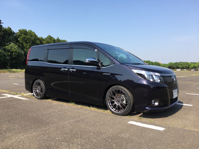 ホイール 車高調取付 トヨタ エスクァイア ハイブリッド By せっき みんカラ