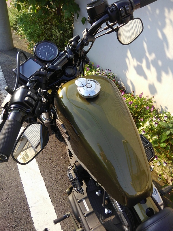 フラッシュ・マウントフュエルキャップ グロスブラック