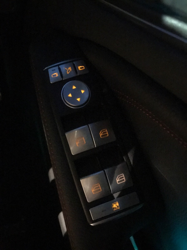 パワーウィンドウスイッチカバー(メルセデス・ベンツ CLAクラス・C117)by pee-suke - みんカラ パワーウィンドウスイッチカバー(メルセデス・ベンツ CLAクラス・C117)by pee-suke - みんカラ