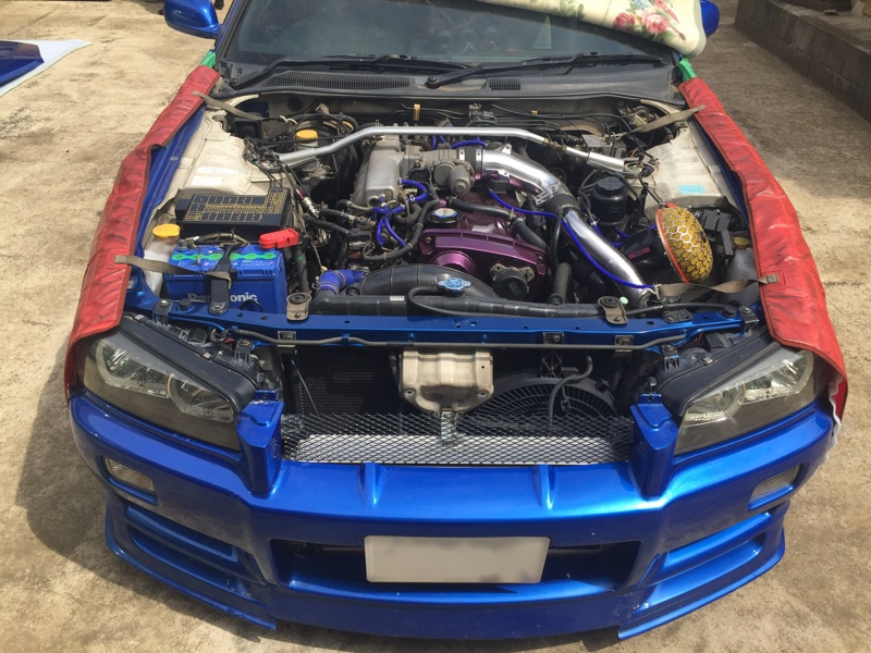GT-R用ボンネット取り付け（日産 スカイライン・R34）by U-KI