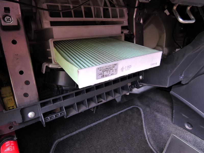 バッテリー端子緩みは車両火災の危険 フィルター清掃等の夏のメンテナンス スズキ スイフト By Catdog みんカラ