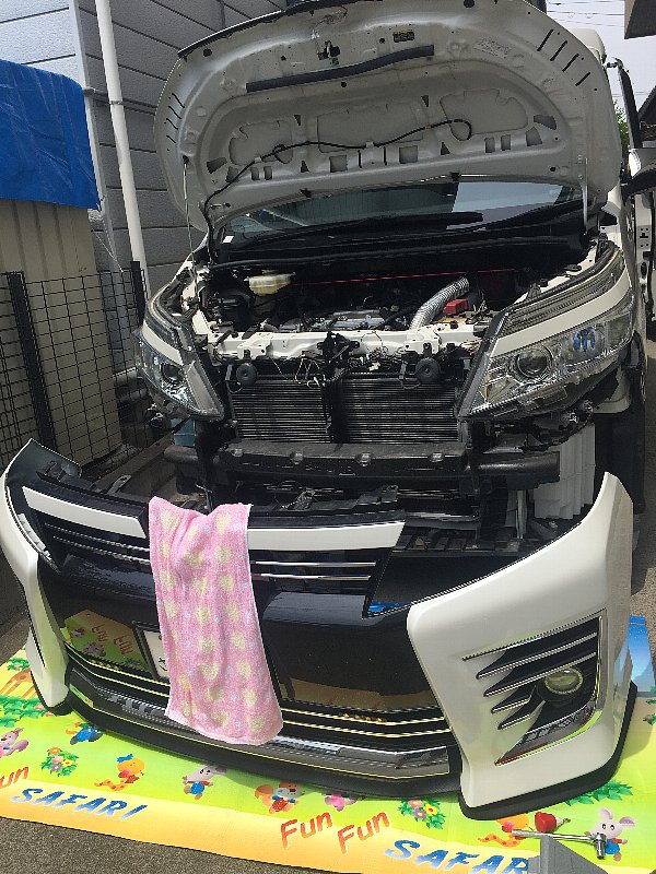 TRDフロントスポイラー取り付け(トヨタ ヴォクシー・80系)by TRDフロントスポイラー取り付け(トヨタ ヴォクシー・80系)by