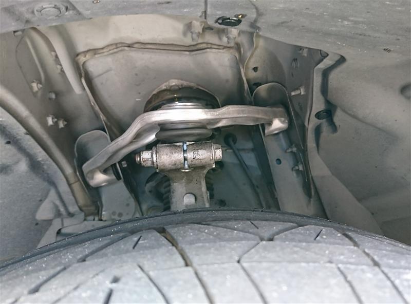 V36スカイラインセダン純正アッパーアーム Z34流用(日産用