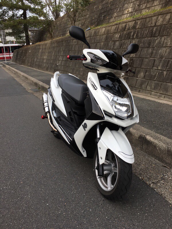 フロントフェンダー ステッカー貼り付け ヤマハ シグナスx Sr By シゲモンスター みんカラ