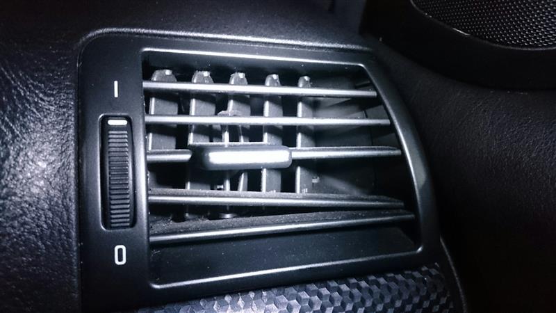 運転席側エアコン吹き出し口の交換 Bmw 3シリーズ ハッチバック By 夜 みんカラ 運転席側エアコン吹き出し口の交換 Bmw 3シリーズ ハッチバック By 夜 みんカラ