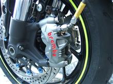 ブレンボ(スズンボ)モノブロックキャリパー108ピッチ gsx1000-s
