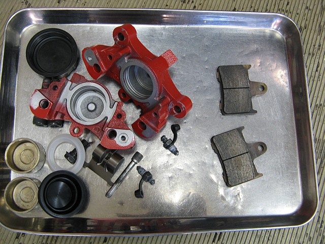 リヤキャリパーのピストン交換(ZZR1400流用改造）（カワサキ ZX