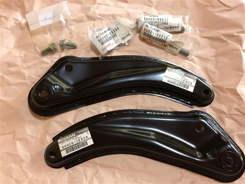 Z34用フロントメンバーステー取り付け（日産 スカイライン