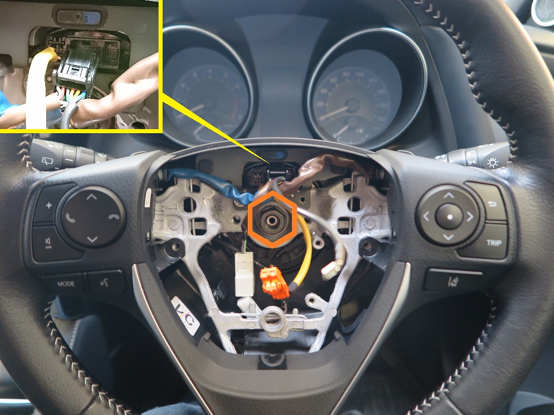 社外ステアリングに交換 ステアリング外し トヨタ オーリス By くま186 みんカラ 社外ステアリングに交換 ステアリング外し トヨタ オーリス By くま186 みんカラ